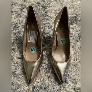 Aldo stiletto heel, size 8.5, gold color